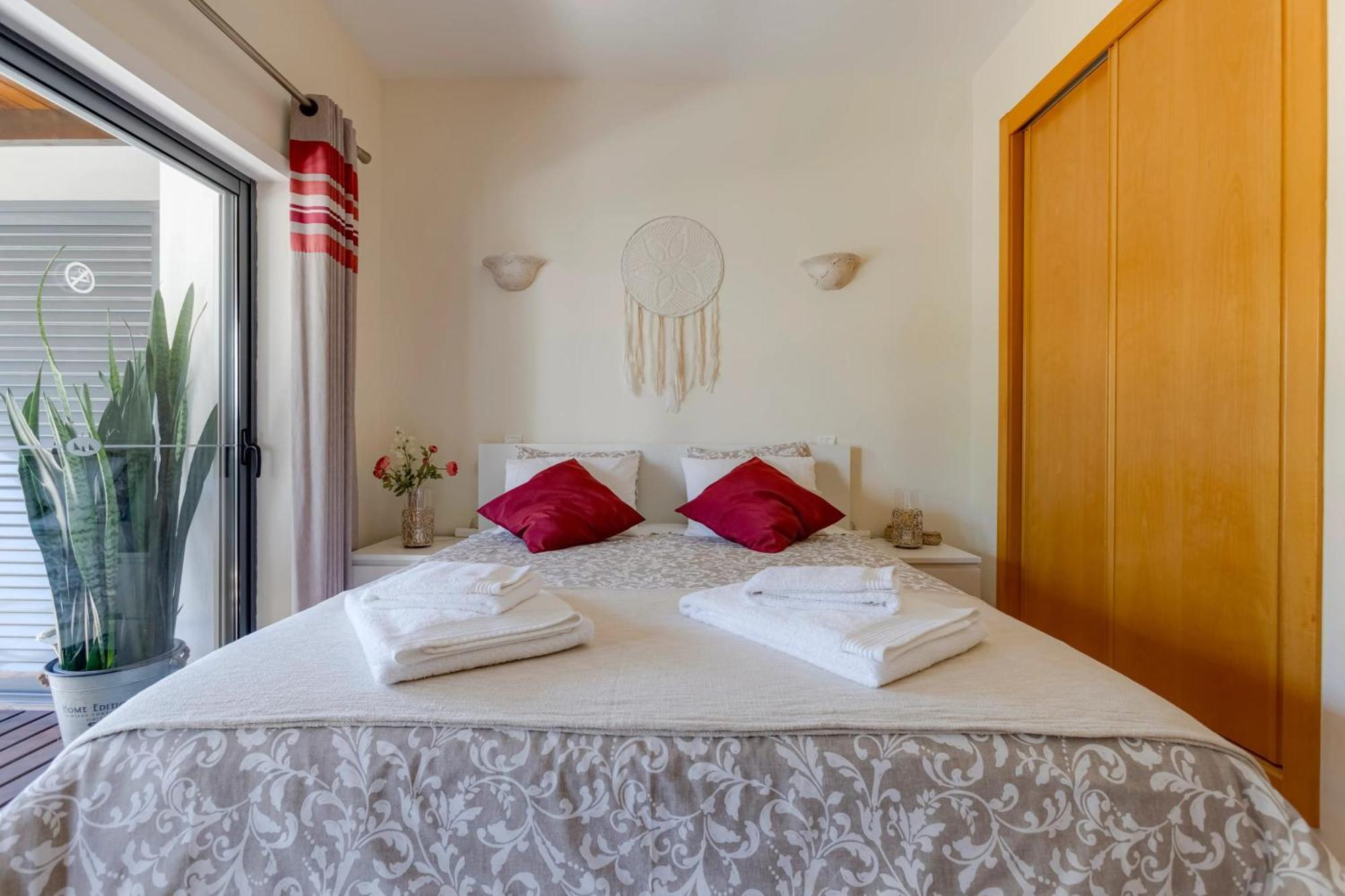 Elegant In With Pool Apartamento *